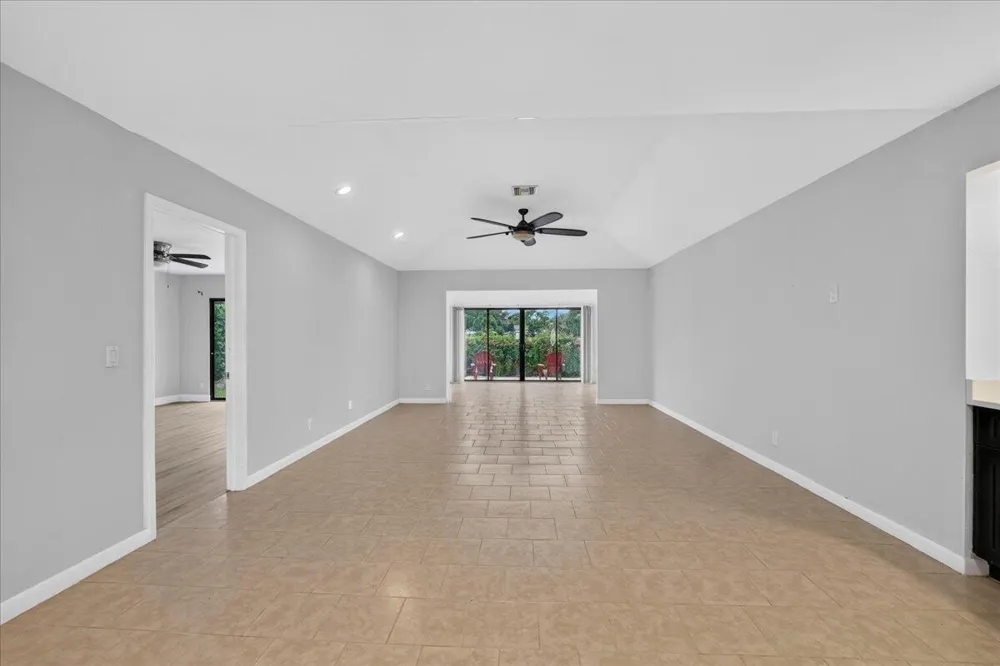 13867 EASTPOINTE WAY Palm Beach Gardens, FL 33418