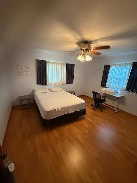 1009 E NORTH STREET Tampa, FL 33604