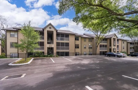 629 DORY LANE #204