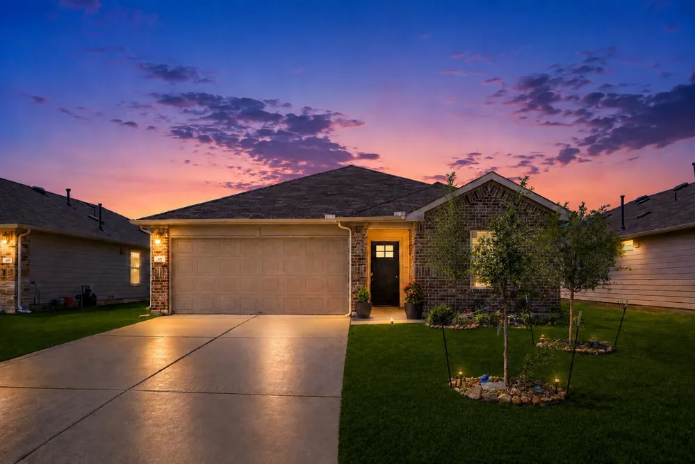 307 Abbey Lane Lockhart, TX 78644