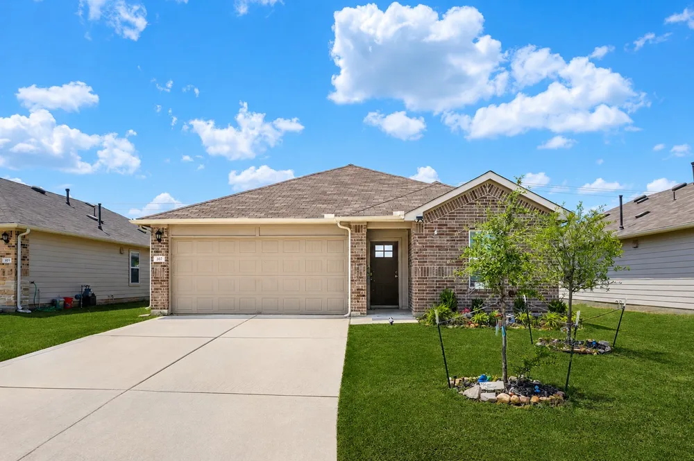 307 Abbey Lane Lockhart, TX 78644