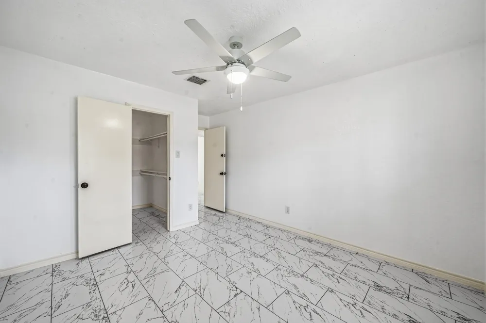 9227 Vickijohn Drive Hockley, TX 77031