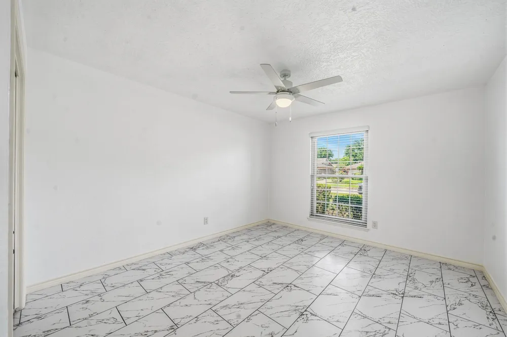 9227 Vickijohn Drive Hockley, TX 77031