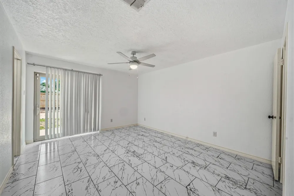 9227 Vickijohn Drive Hockley, TX 77031