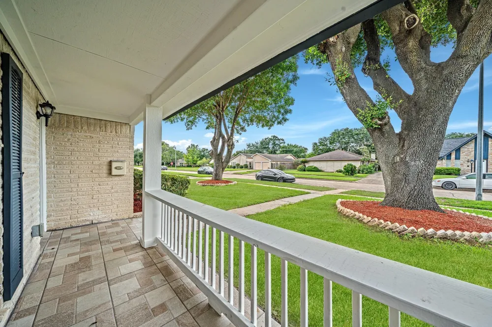 9227 Vickijohn Drive Hockley, TX 77031