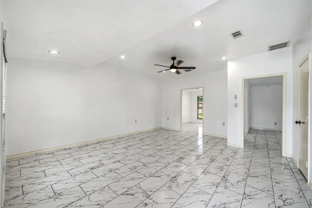 9227 Vickijohn Drive Hockley, TX 77031