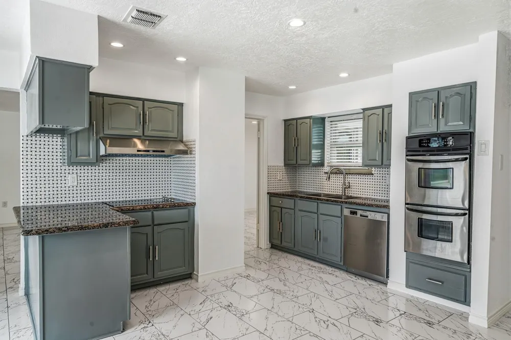 9227 Vickijohn Drive Hockley, TX 77031