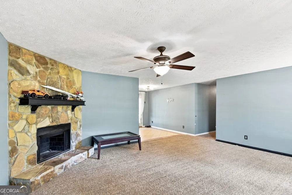 105 Gwenellen DR Locust Grove, GA 30248