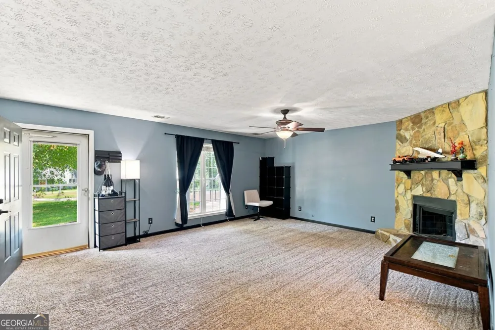 105 Gwenellen DR Locust Grove, GA 30248