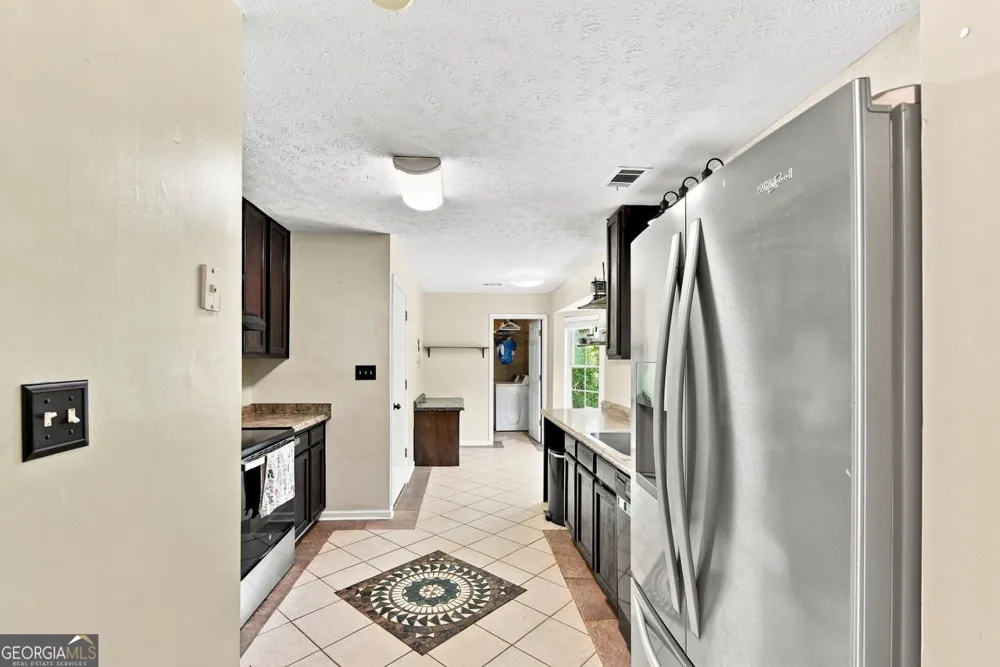 105 Gwenellen DR Locust Grove, GA 30248