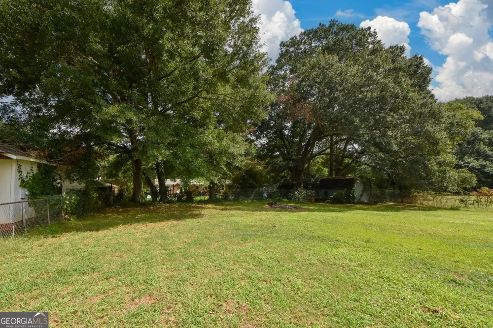 105 Gwenellen DR Locust Grove, GA 30248