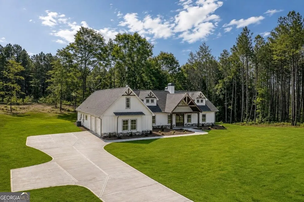 153 Riversong RD Carrollton, GA 30117