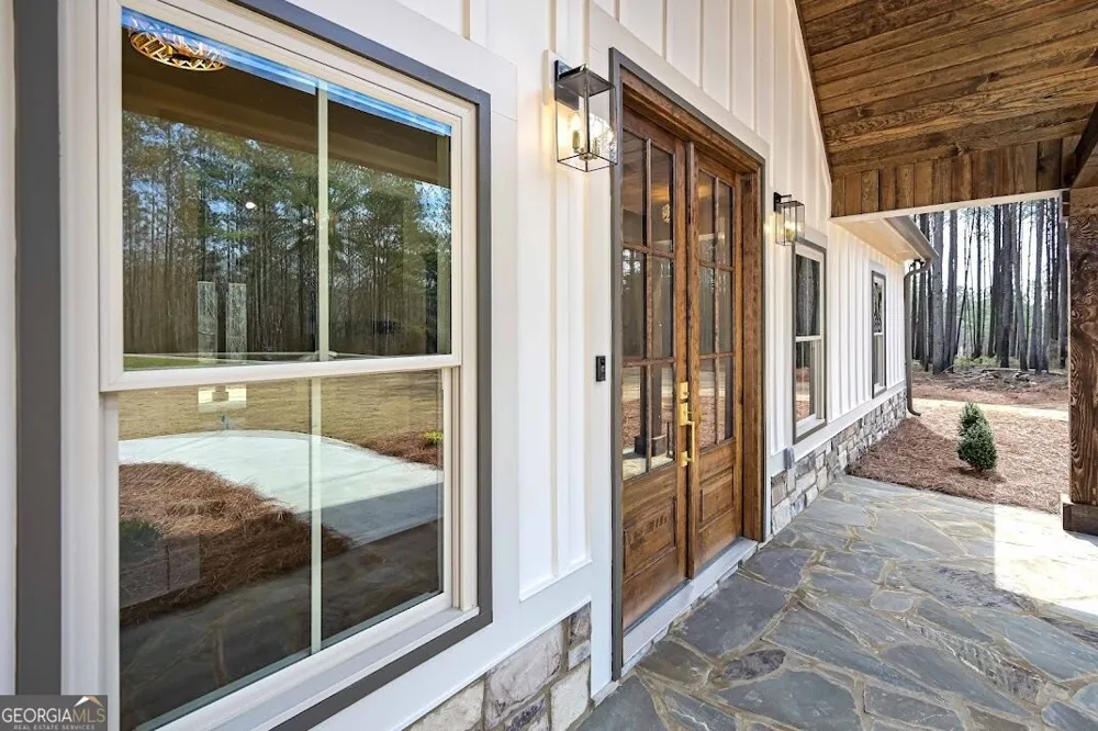 153 Riversong RD Carrollton, GA 30117