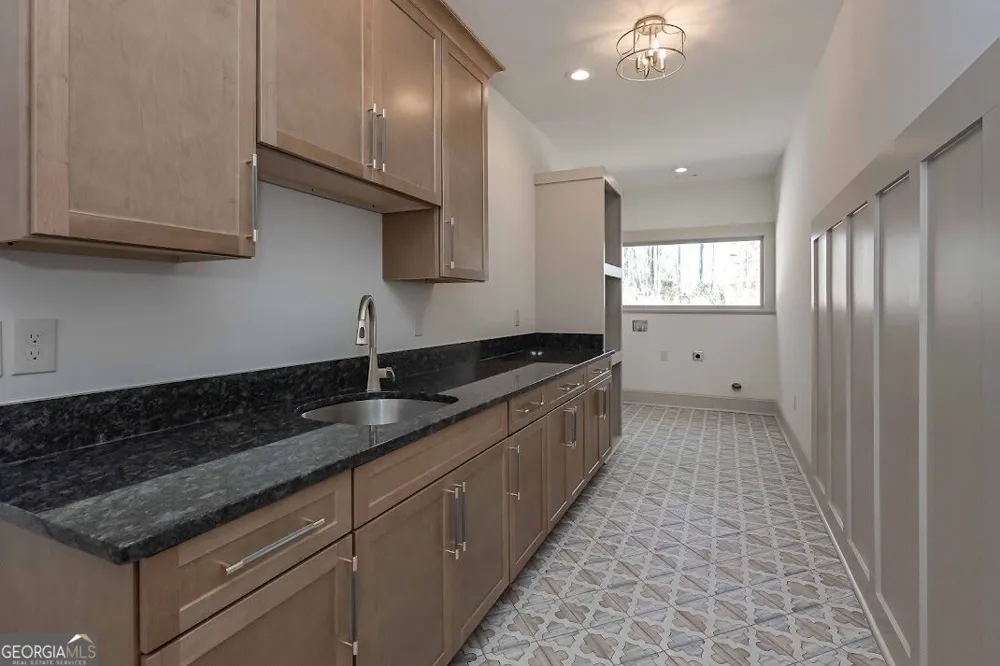 153 Riversong RD Carrollton, GA 30117
