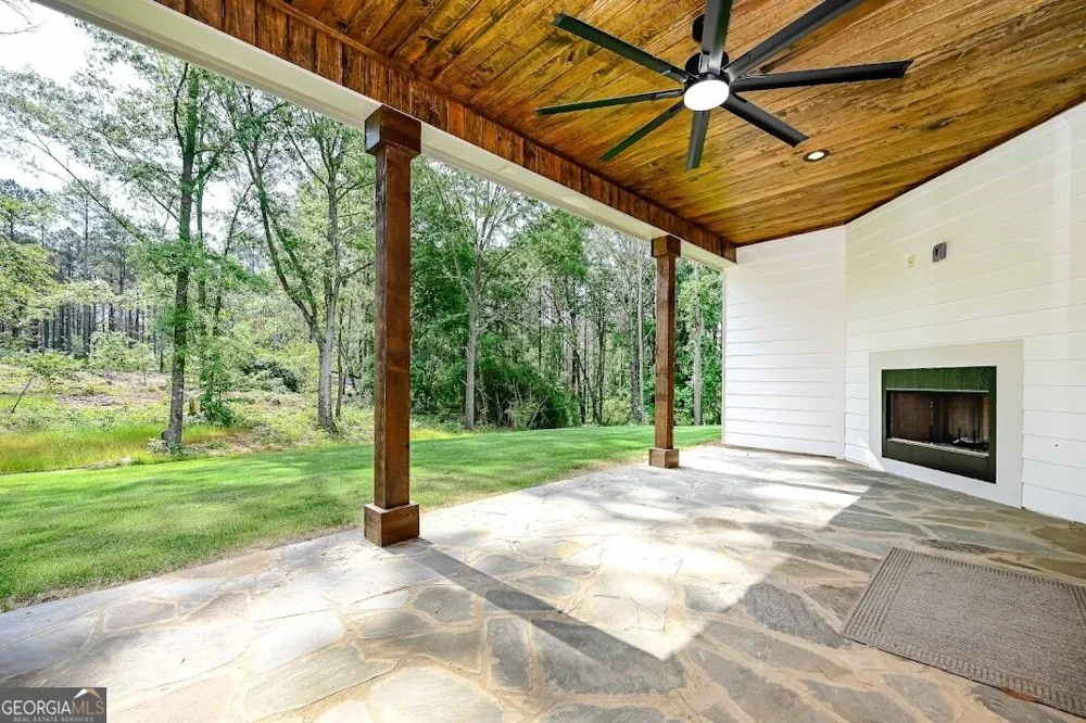153 Riversong RD Carrollton, GA 30117