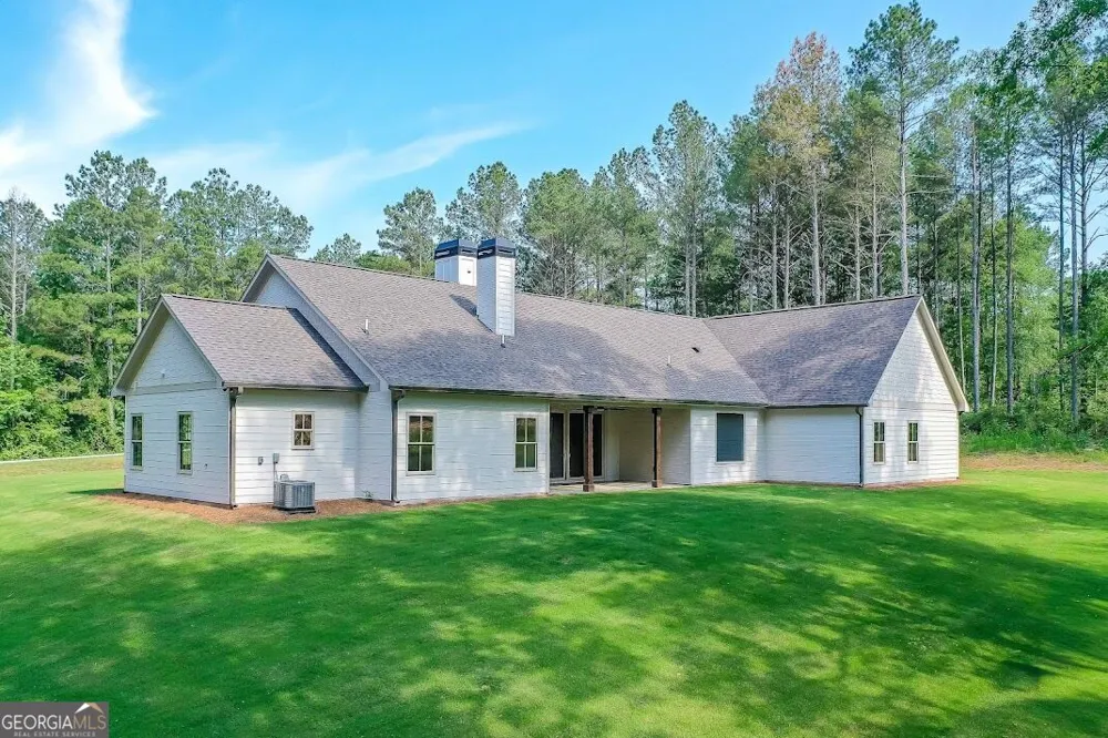 153 Riversong RD Carrollton, GA 30117