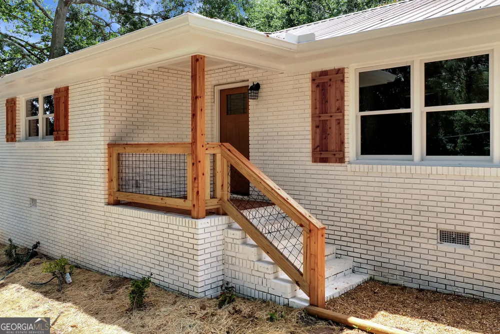 2357 Comer RD Comer, GA 30629