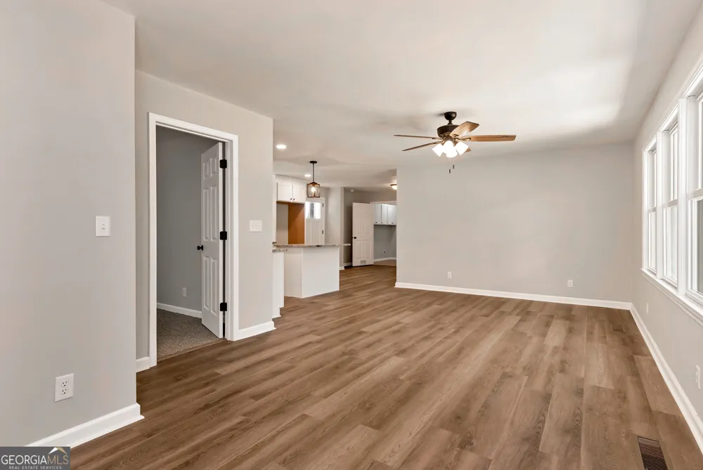 2357 Comer RD Comer, GA 30629