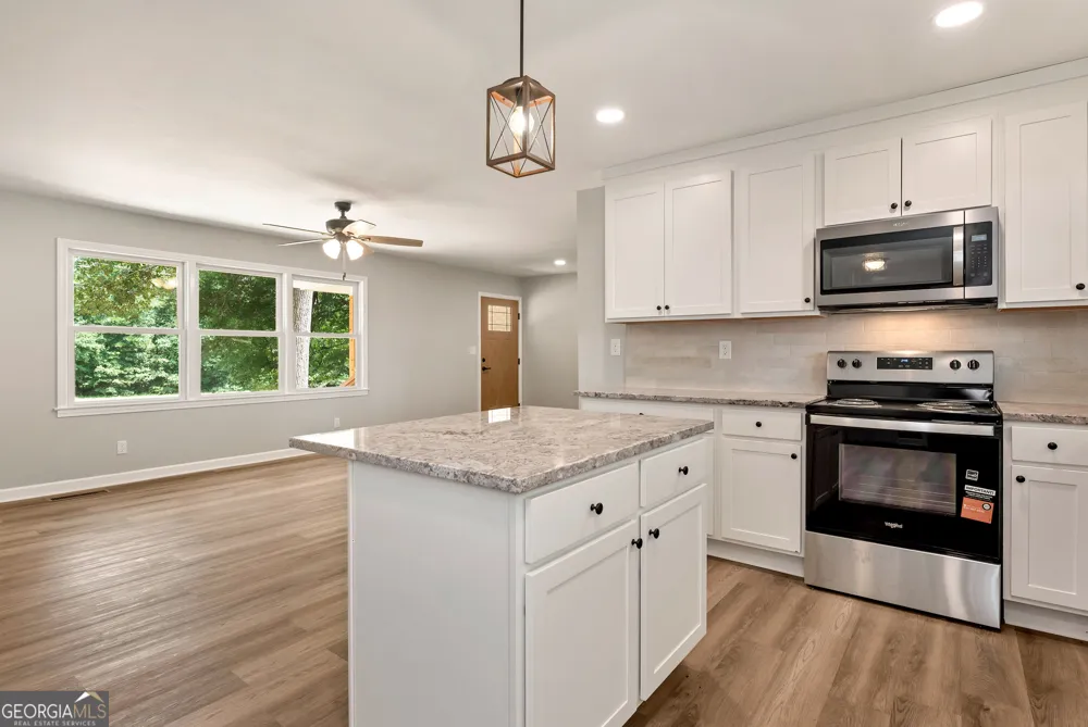 2357 Comer RD Comer, GA 30629