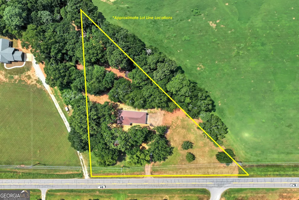 2357 Comer RD Comer, GA 30629