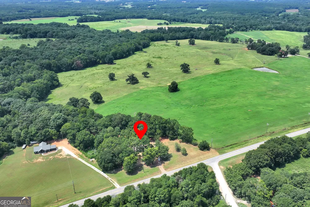 2357 Comer RD Comer, GA 30629