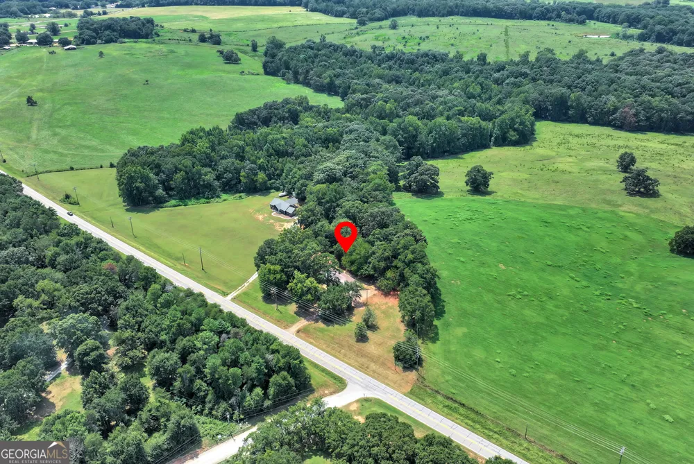 2357 Comer RD Comer, GA 30629