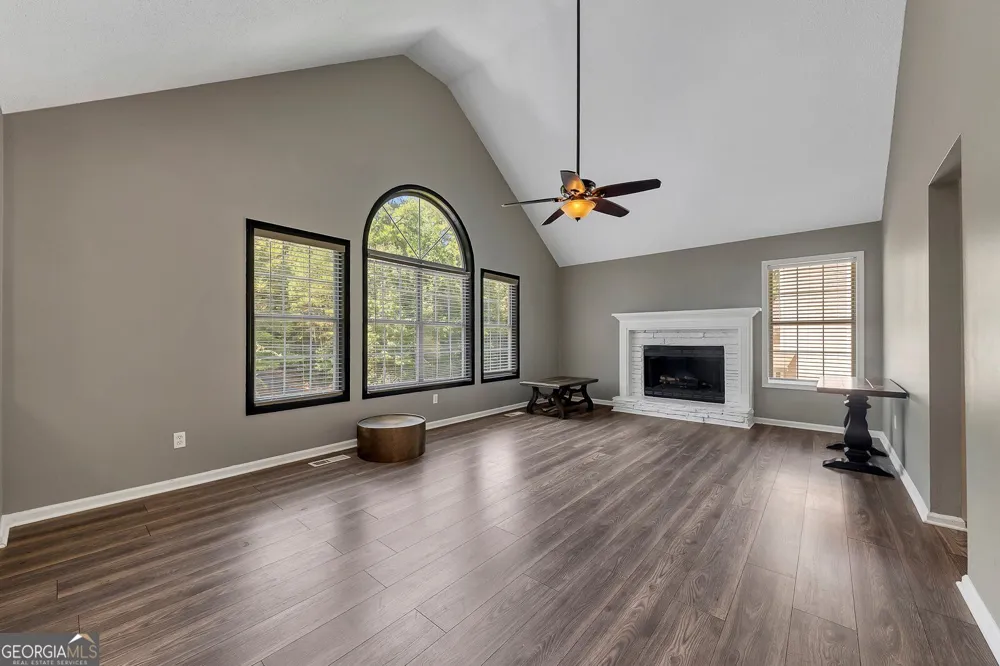 6484 Victory DR Acworth, GA 30102