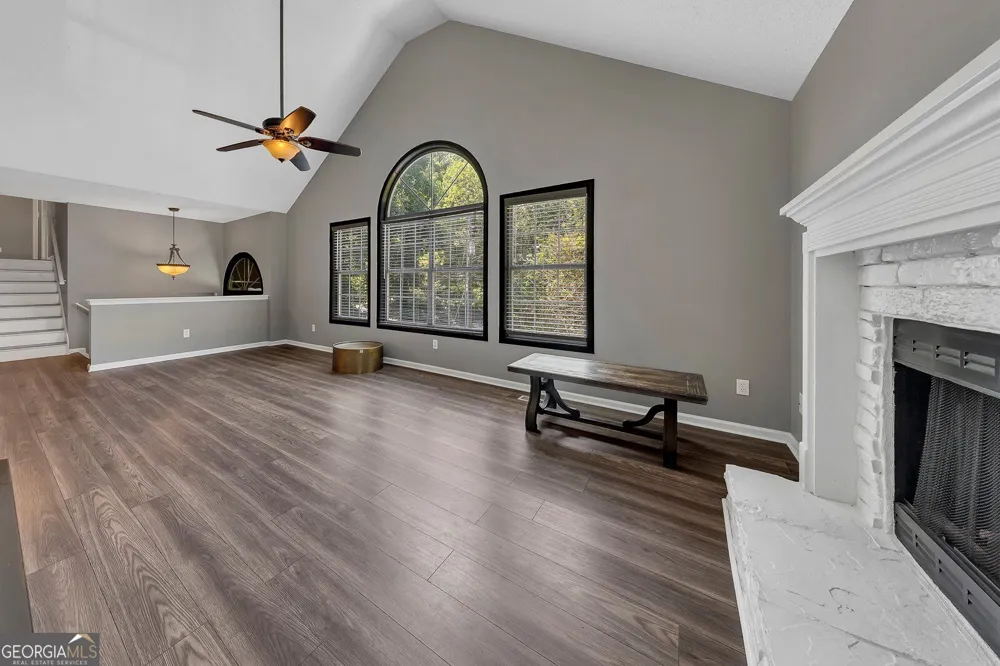 6484 Victory DR Acworth, GA 30102