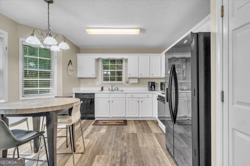 321 Four Oaks DR Powder Springs, GA 30127