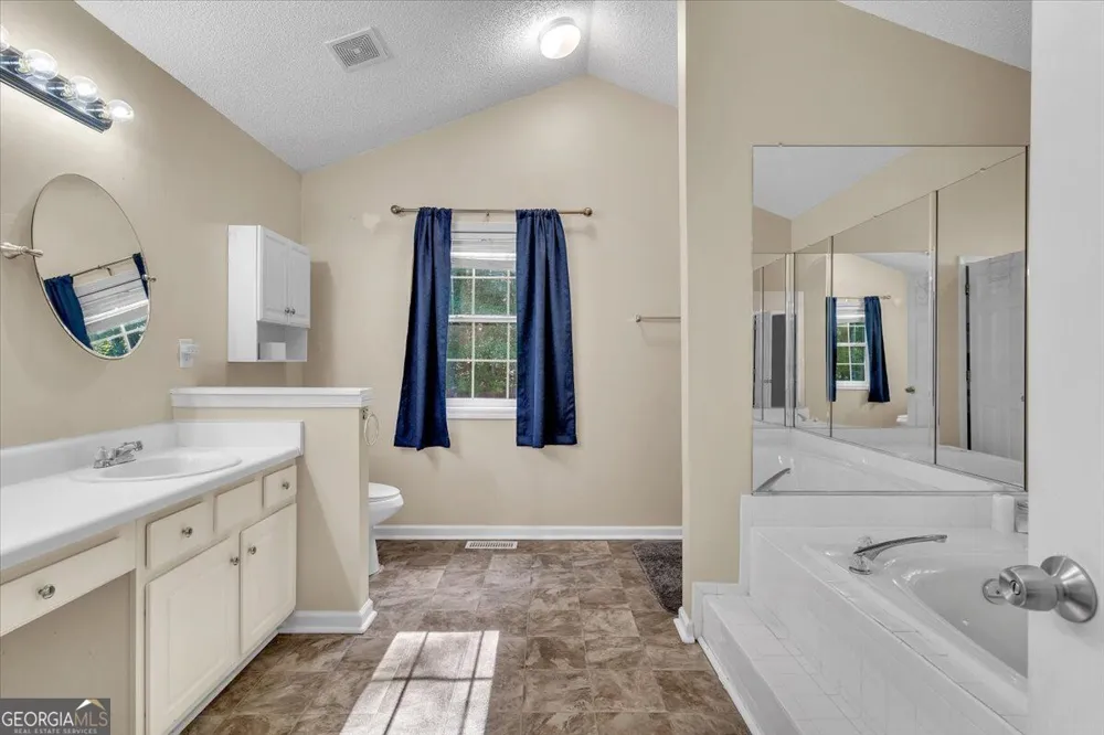 321 Four Oaks DR Powder Springs, GA 30127