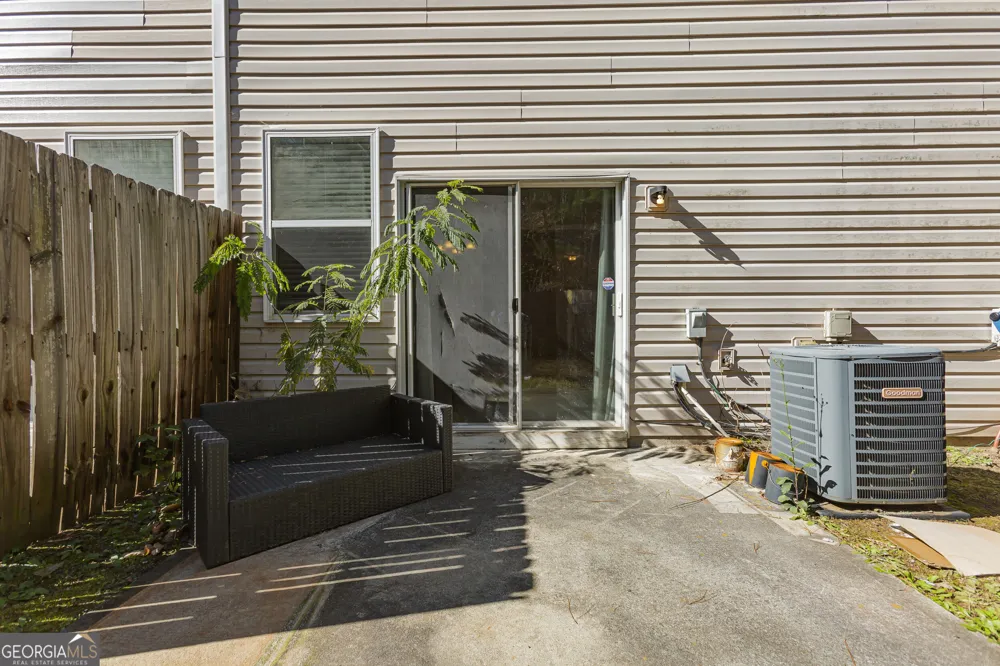174 Ellis DR Conyers, GA 30012