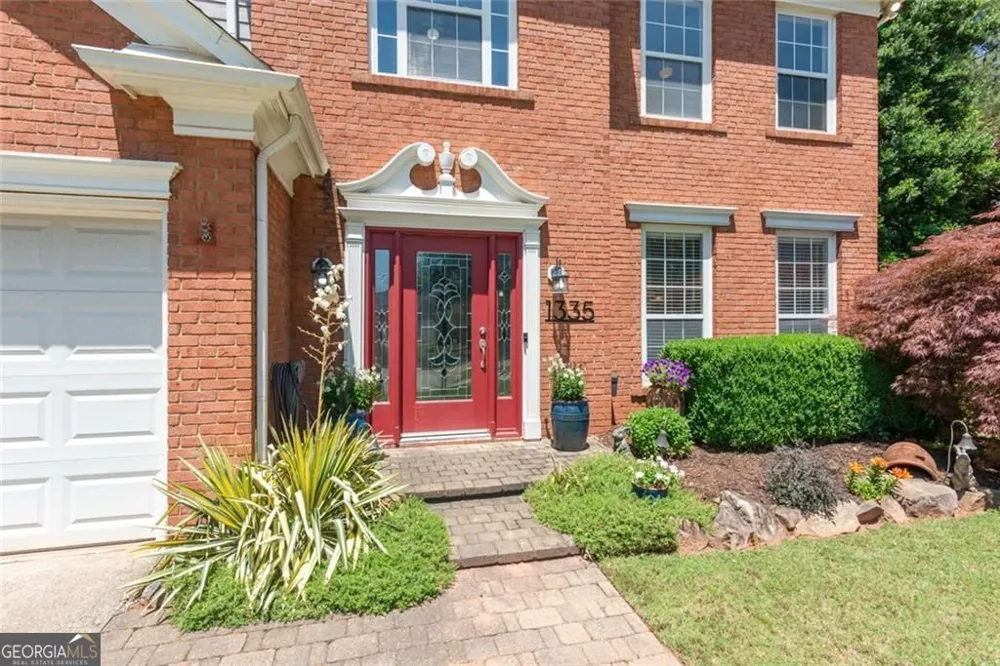 1335 Lyndhurst Way Roswell, GA 30075