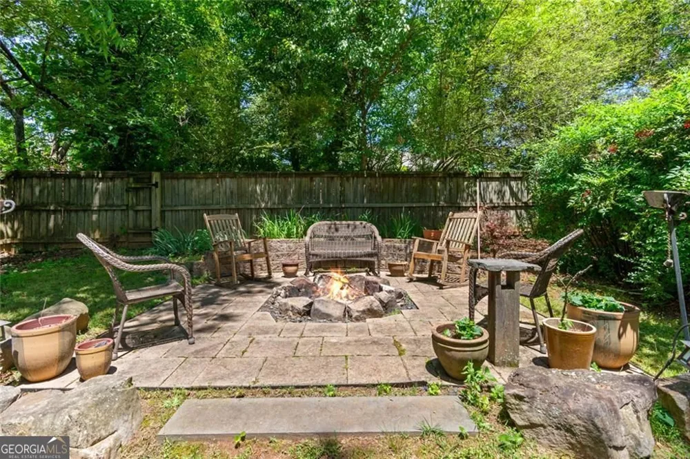 1335 Lyndhurst Way Roswell, GA 30075