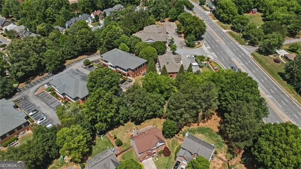 1335 Lyndhurst Way Roswell, GA 30075