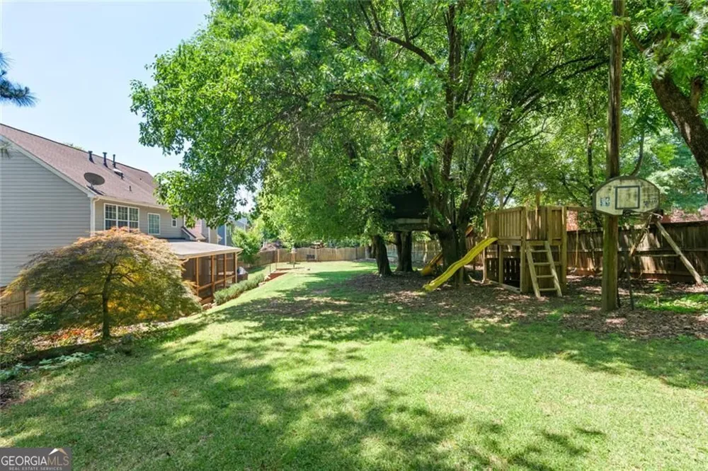 1335 Lyndhurst Way Roswell, GA 30075