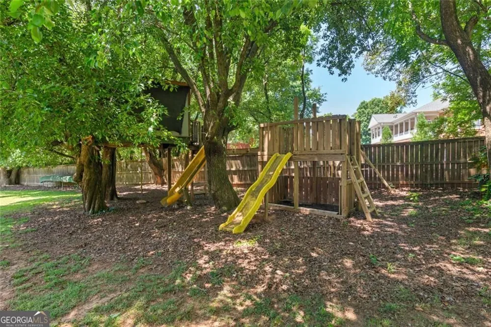 1335 Lyndhurst Way Roswell, GA 30075
