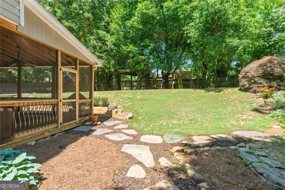 1335 Lyndhurst Way Roswell, GA 30075