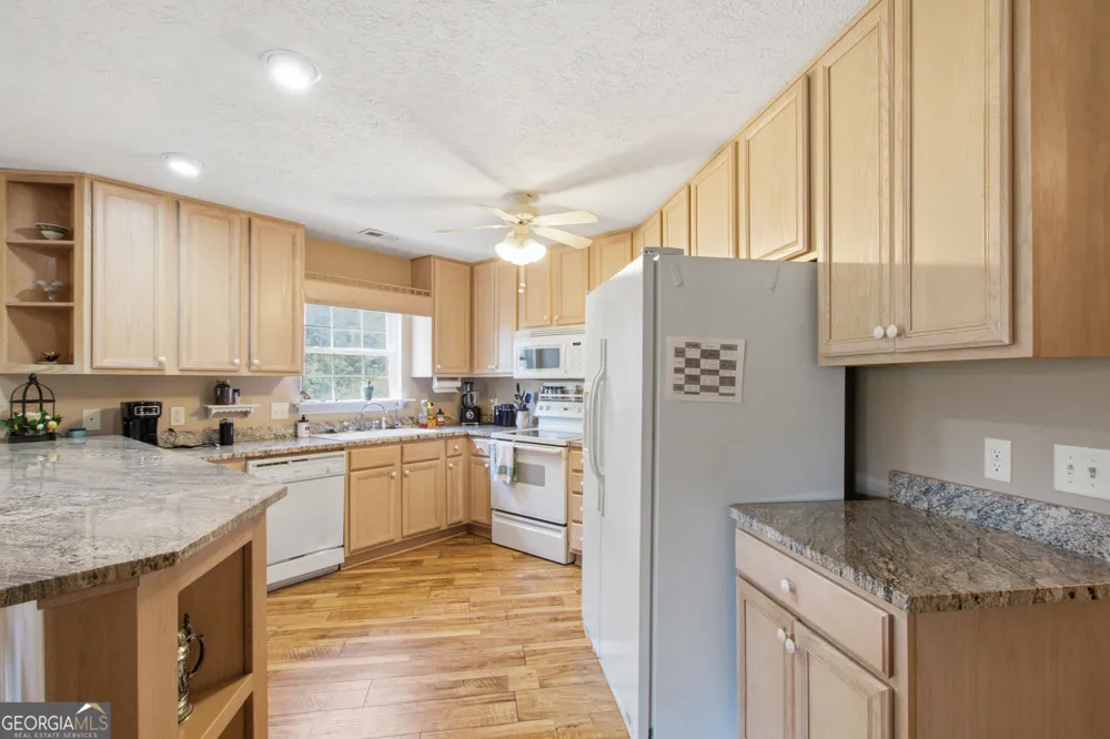 300 Ginger Creek #307 Clayton, GA 30525