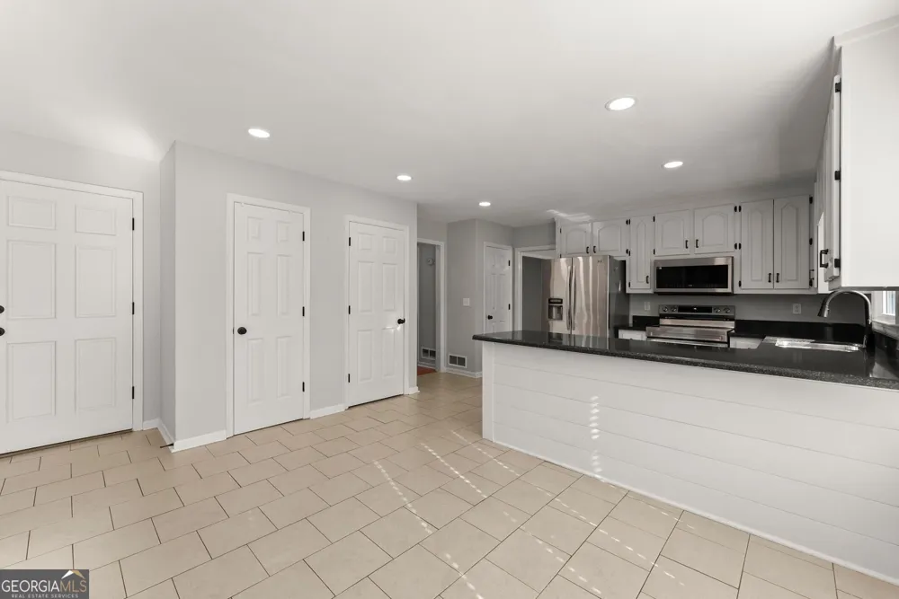 2160 Robin Hood TRL Cumming, GA 30040