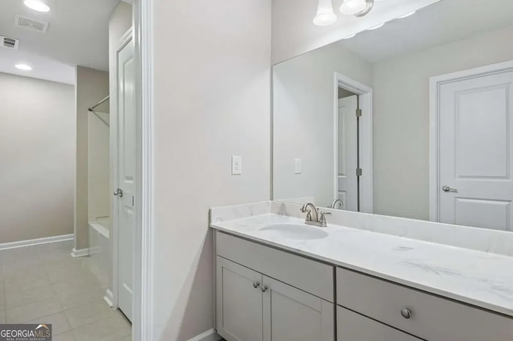 7110 Sailaway DR Flowery Branch, GA 30542