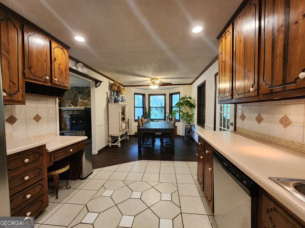 4225 Spring Gate DR Powder Springs, GA 30127