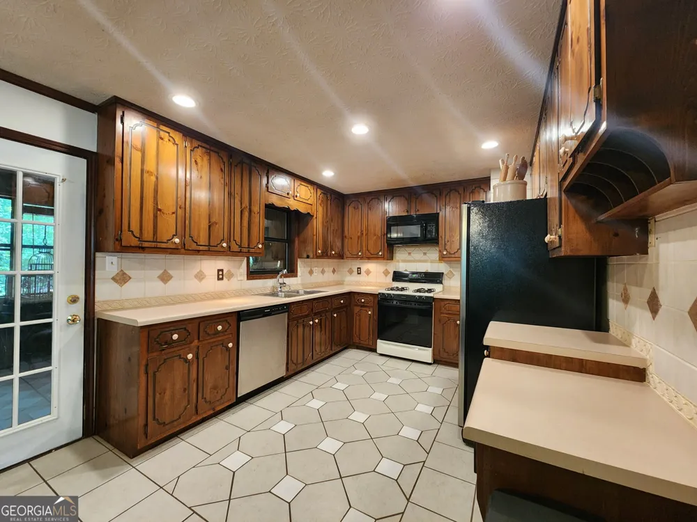 4225 Spring Gate DR Powder Springs, GA 30127