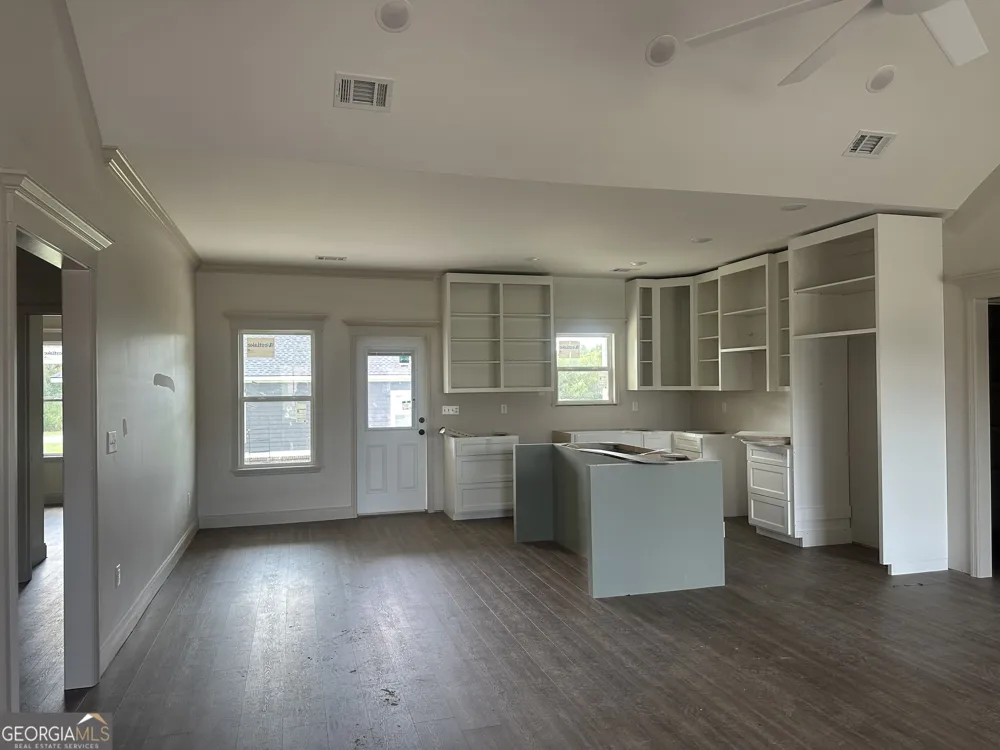 65 Packer Pride DR SE Moultrie, GA 31788