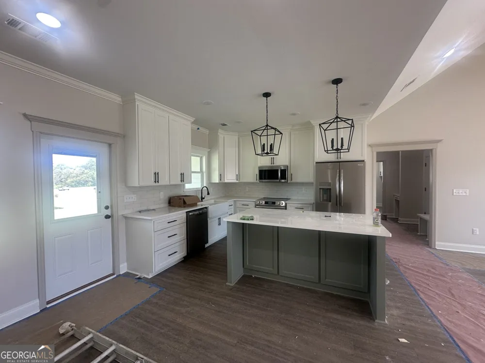 65 Packer Pride DR SE Moultrie, GA 31788