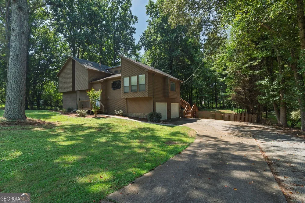 6499 Will Dupree LN Acworth, GA 30102