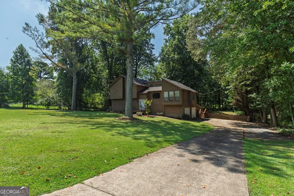 6499 Will Dupree LN Acworth, GA 30102