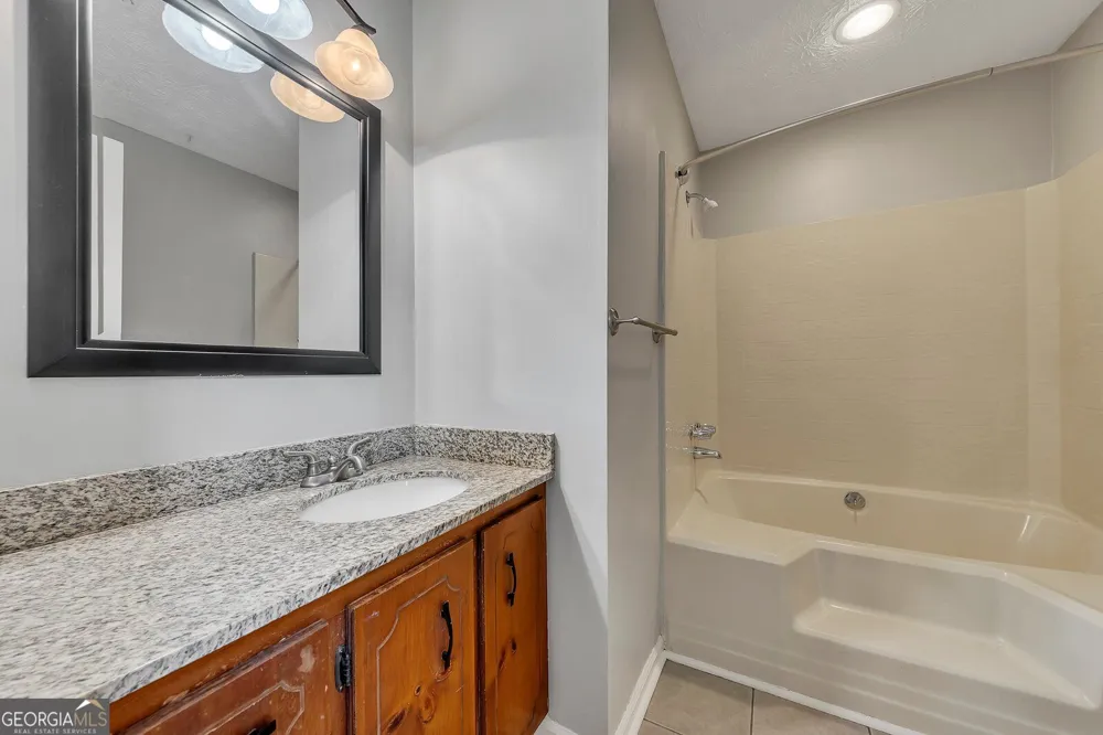 6499 Will Dupree LN Acworth, GA 30102