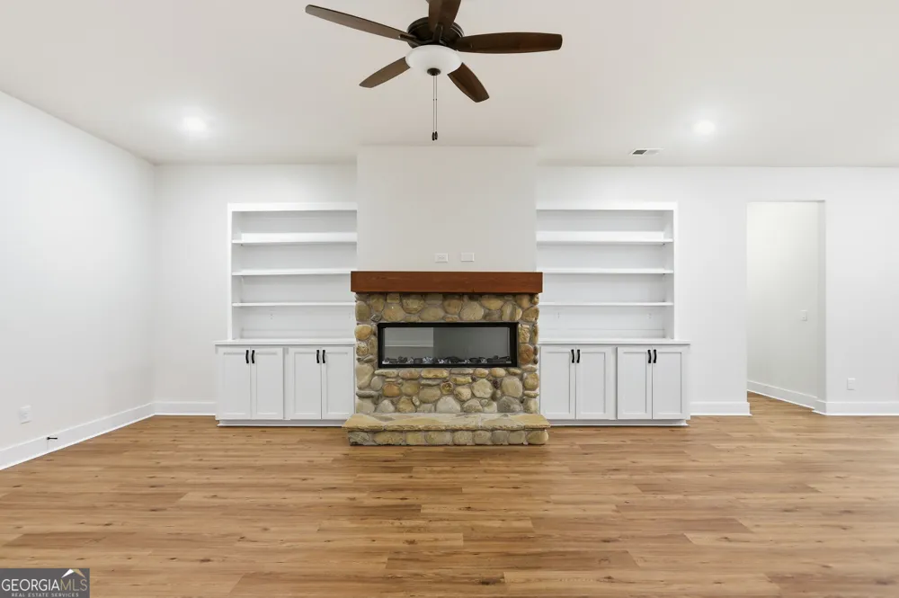 175 Lands End TRL Cleveland, GA 30528
