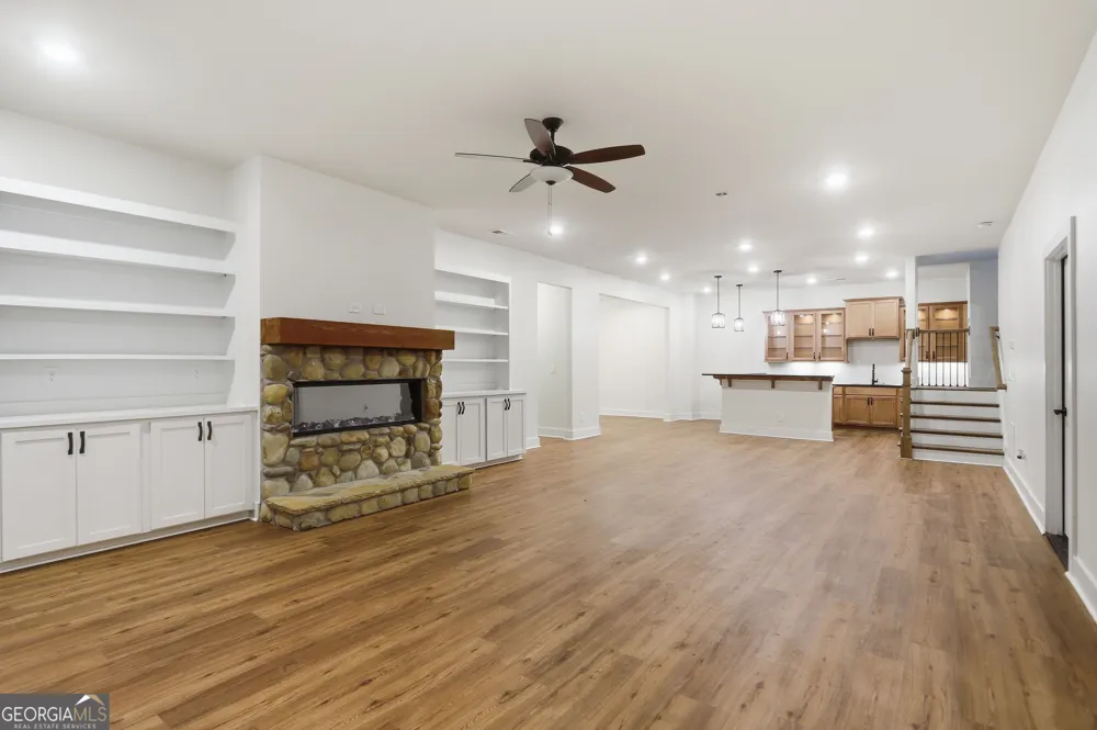 175 Lands End TRL Cleveland, GA 30528
