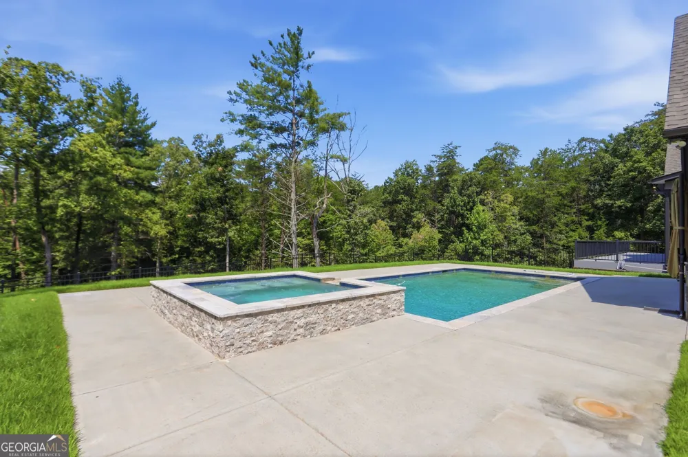 175 Lands End TRL Cleveland, GA 30528